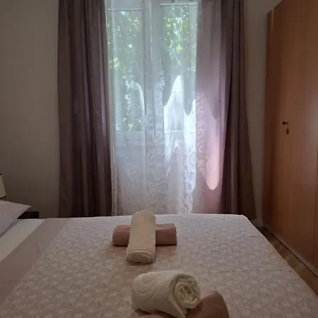 Luciana - Near Centre Apartment